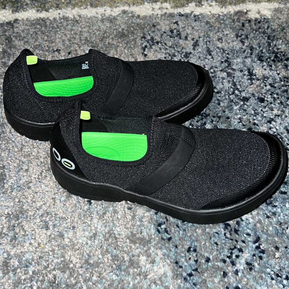 Women's OOFOS OOmg Mesh Low